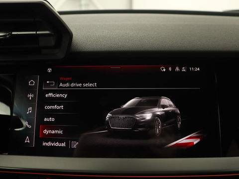 Audi A3 45 TFSI e S Line | Stoelverwarming | Camera | Sfeerverlichting | Virtual Cockpit | Carplay | Navigatie | Sportstoelen | 18'' | Climate control | PHEV | Plug In