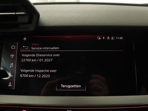 Audi A3 45 TFSI e S Line | Stoelverwarming | Camera | Sfeerverlichting | Virtual Cockpit | Carplay | Navigatie | Sportstoelen | 18'' | Climate control | PHEV | Plug In