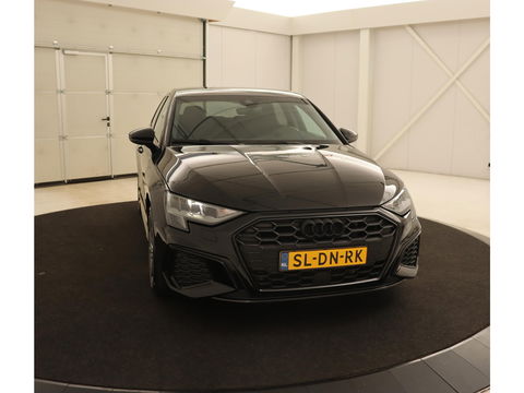 Audi A3 45 TFSI e S Line | Stoelverwarming | Camera | Sfeerverlichting | Virtual Cockpit | Carplay | Navigatie | Sportstoelen | 18'' | Climate control | PHEV | Plug In