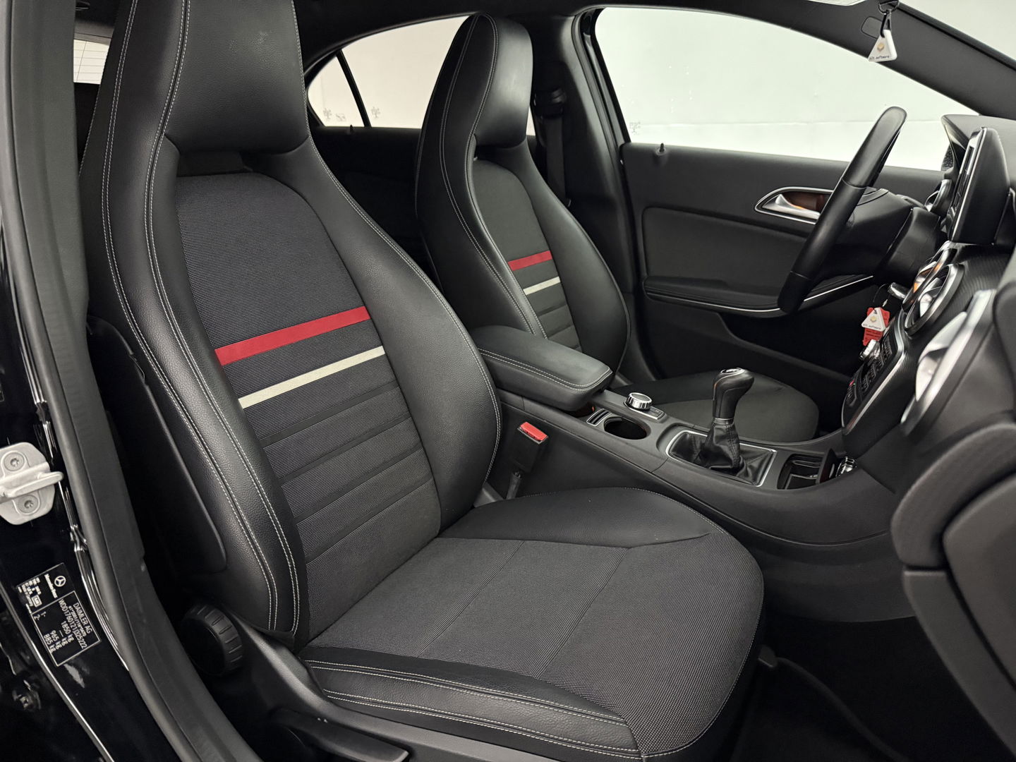 Mercedes-Benz A-Klasse 180 CDI | LED | Airco | Cruise | Navi | Parkeersens. | NAP