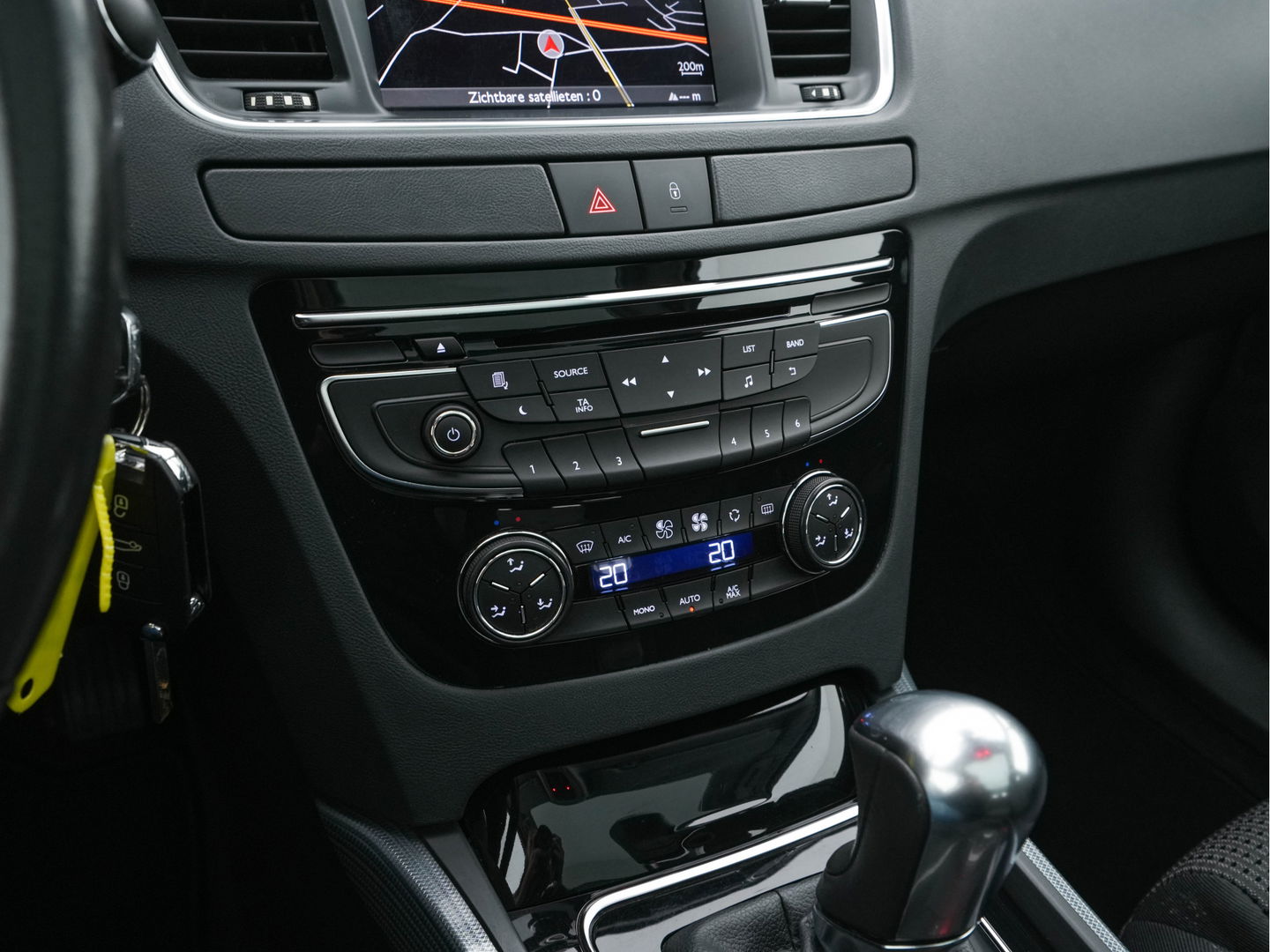 Peugeot 508 SW 1.6 e-HDi Active Aut. *PANO | HEAD-UP | XENON | NAVI-FULLMAP | COMFORT-SEATS | ECC | SHIFT-PADDLES | PDC |  PRIVACY-GLASS | CRUISE | 17''ALU*