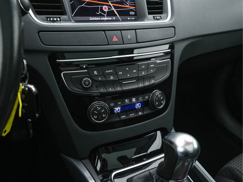 Peugeot 508 SW 1.6 e-HDi Active Aut. *PANO | HEAD-UP | XENON | NAVI-FULLMAP | COMFORT-SEATS | ECC | SHIFT-PADDLES | PDC |  PRIVACY-GLASS | CRUISE | 17''ALU*