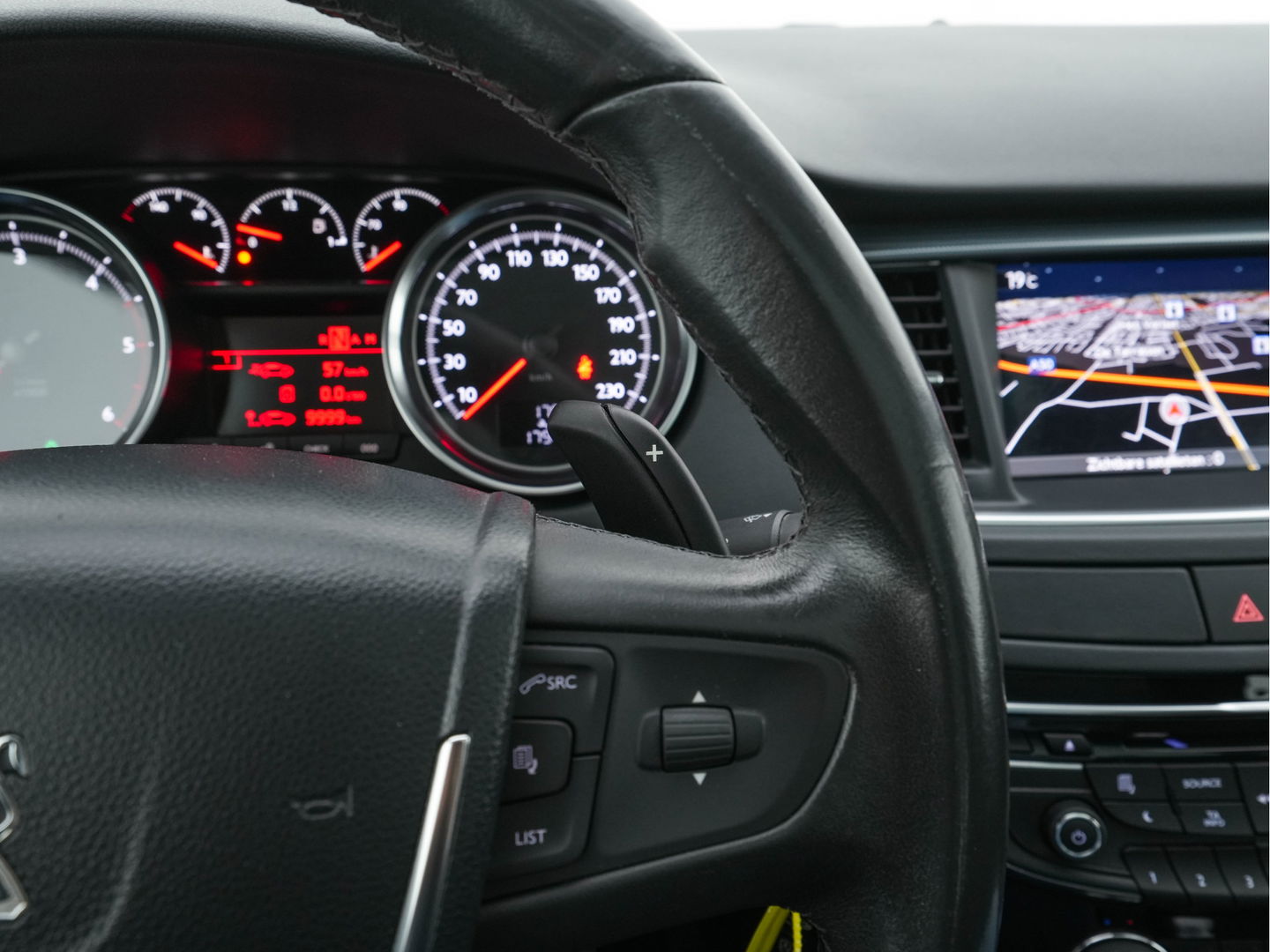 Peugeot 508 SW 1.6 e-HDi Active Aut. *PANO | HEAD-UP | XENON | NAVI-FULLMAP | COMFORT-SEATS | ECC | SHIFT-PADDLES | PDC |  PRIVACY-GLASS | CRUISE | 17''ALU*