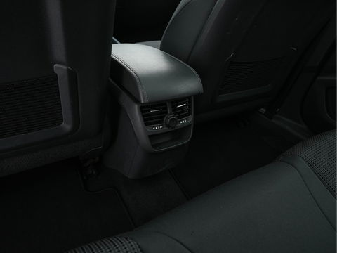Peugeot 508 SW 1.6 e-HDi Active Aut. *PANO | HEAD-UP | XENON | NAVI-FULLMAP | COMFORT-SEATS | ECC | SHIFT-PADDLES | PDC |  PRIVACY-GLASS | CRUISE | 17''ALU*