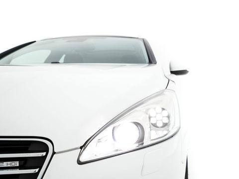 Peugeot 508 SW 1.6 e-HDi Active Aut. *PANO | HEAD-UP | XENON | NAVI-FULLMAP | COMFORT-SEATS | ECC | SHIFT-PADDLES | PDC |  PRIVACY-GLASS | CRUISE | 17''ALU*