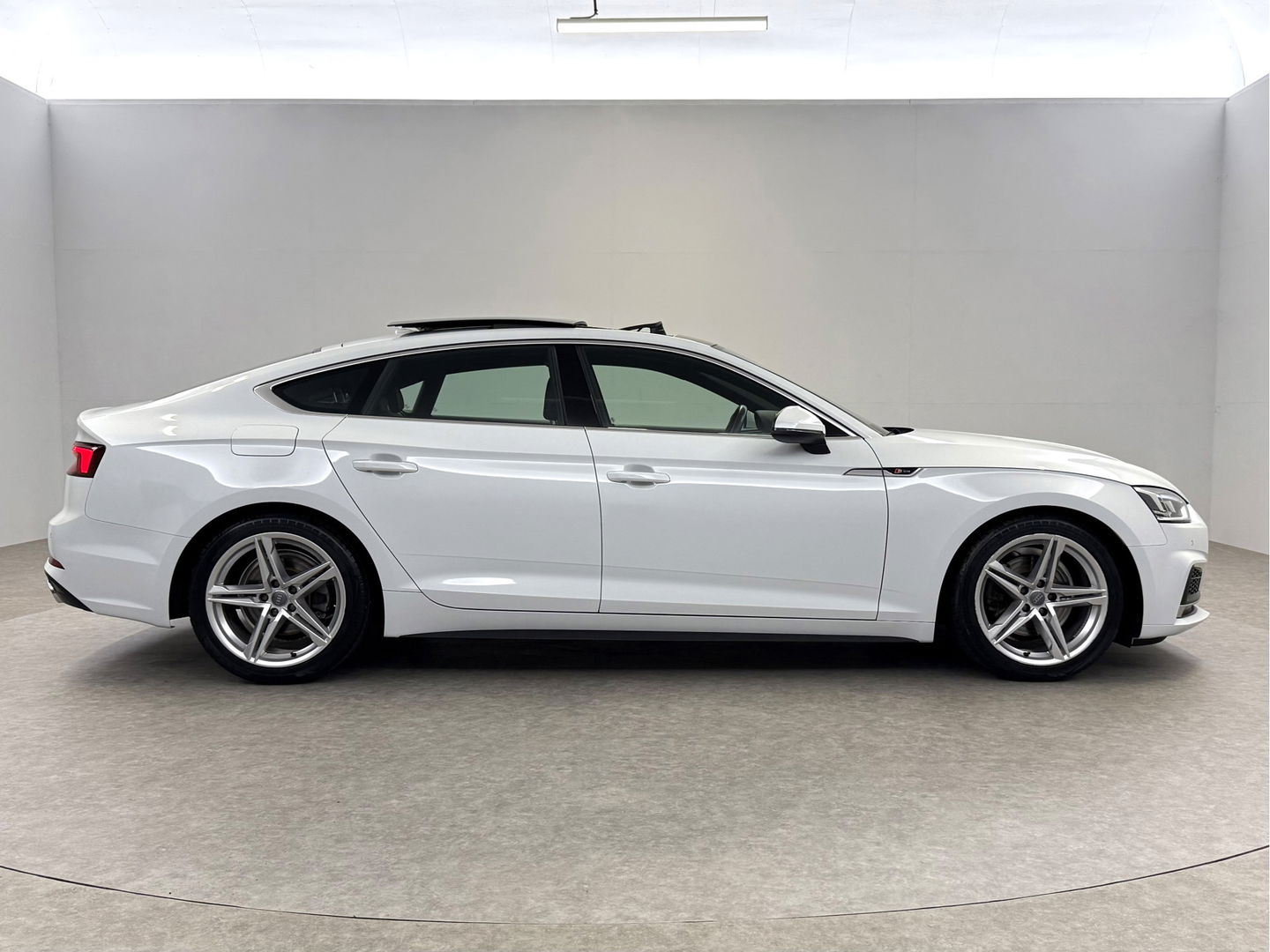 Audi A5 35 TFSI S-line | Pano | Virtual | Navi | Camera | Cruise | Parkeersens. | Keyless | NAP