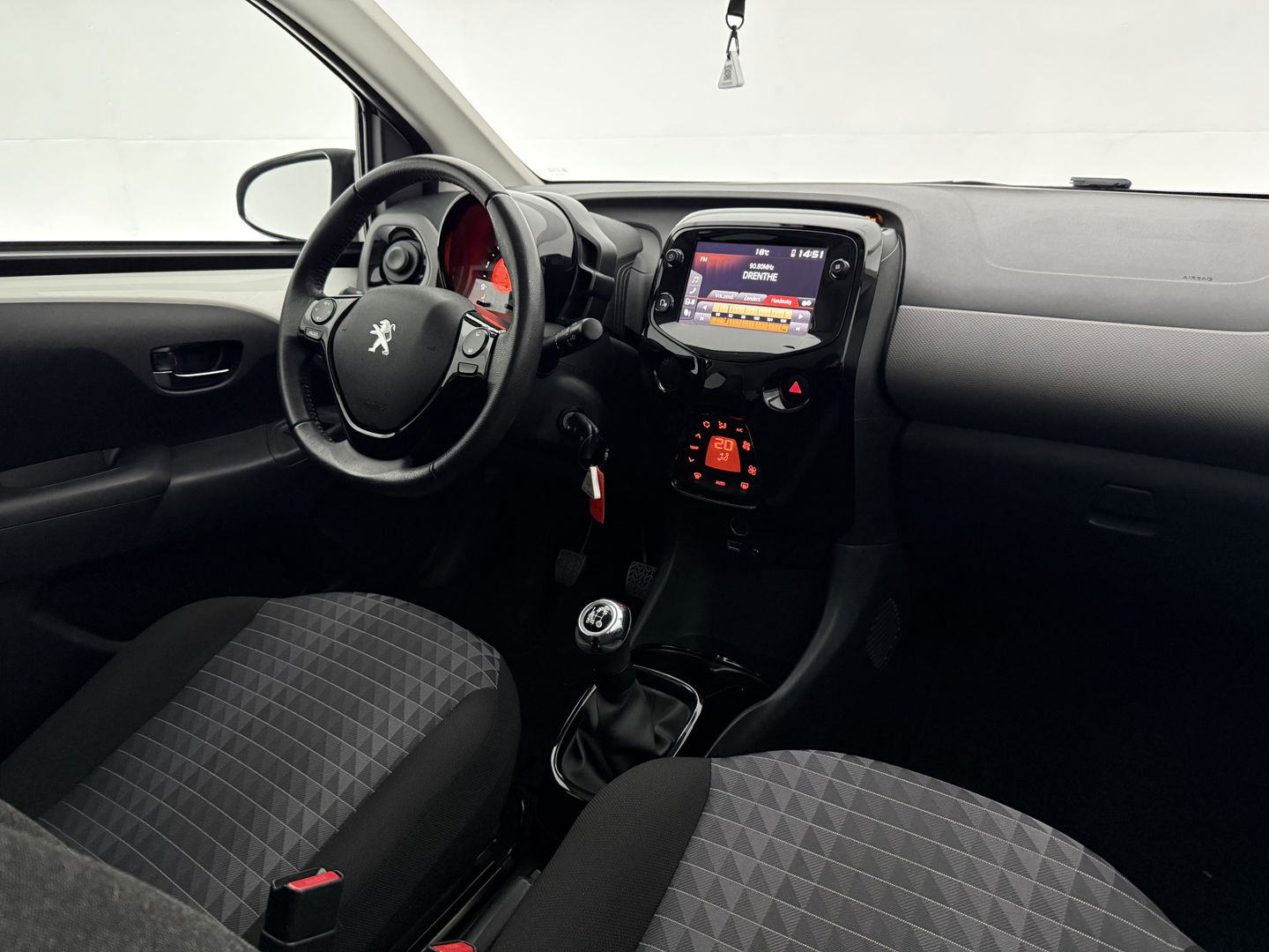 Peugeot 108 1.0 e-VTi Allure | Carplay | LED | Camera | Clima | Cruise | NAP