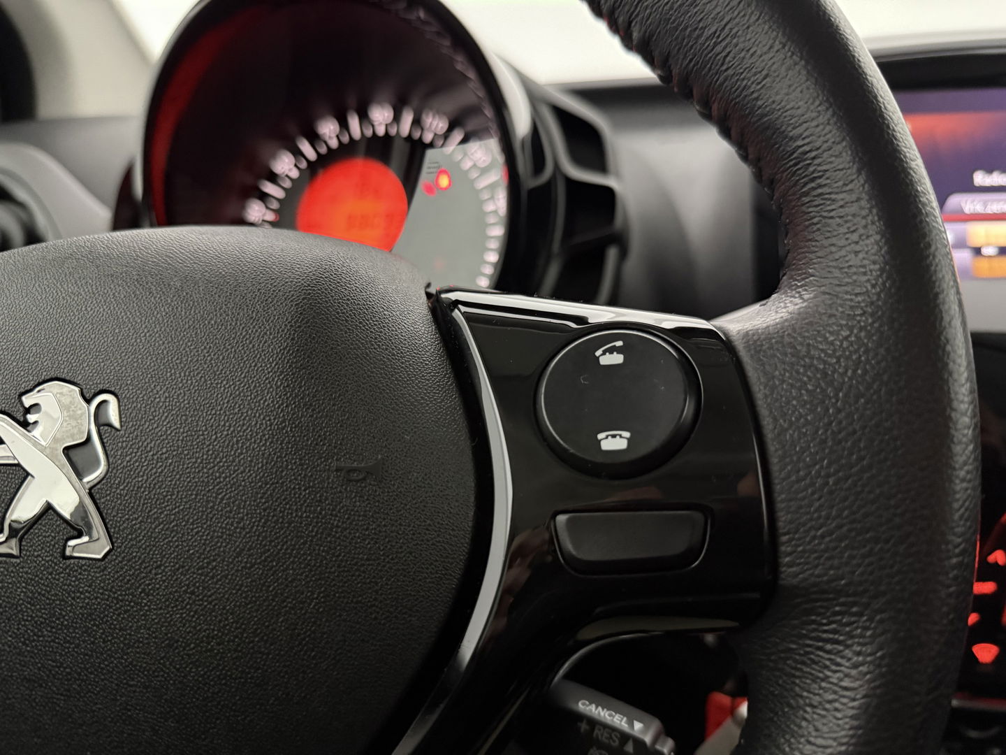Peugeot 108 1.0 e-VTi Allure | Carplay | LED | Camera | Clima | Cruise | NAP