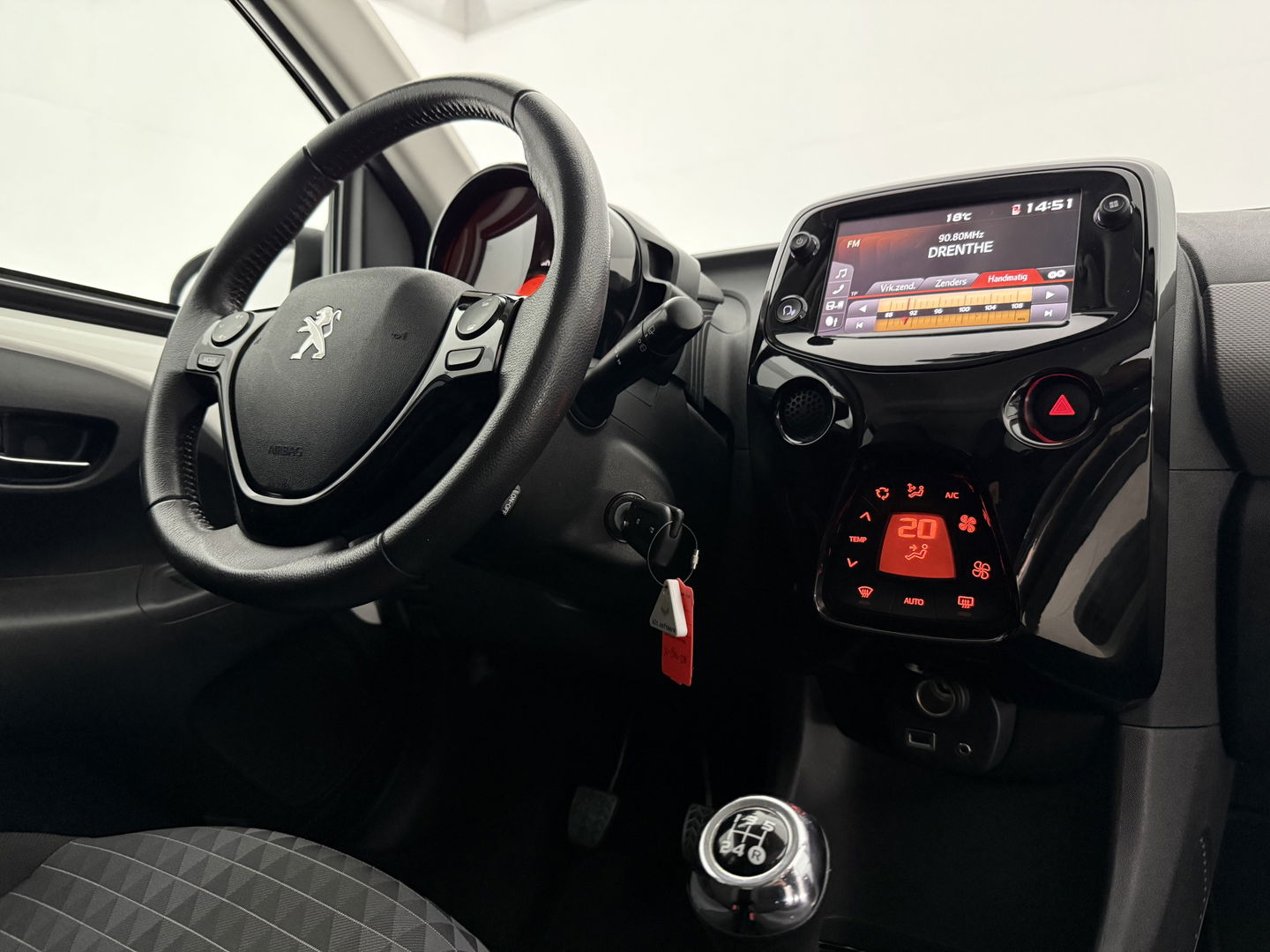 Peugeot 108 1.0 e-VTi Allure | Carplay | LED | Camera | Clima | Cruise | NAP