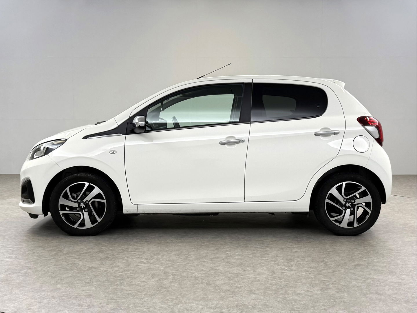 Peugeot 108 1.0 e-VTi Allure | Carplay | LED | Camera | Clima | Cruise | NAP