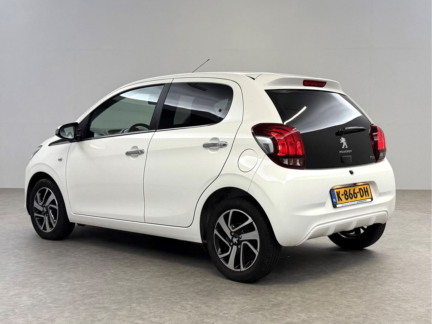 Peugeot 108 1.0 e-VTi Allure | Carplay | LED | Camera | Clima | Cruise | NAP