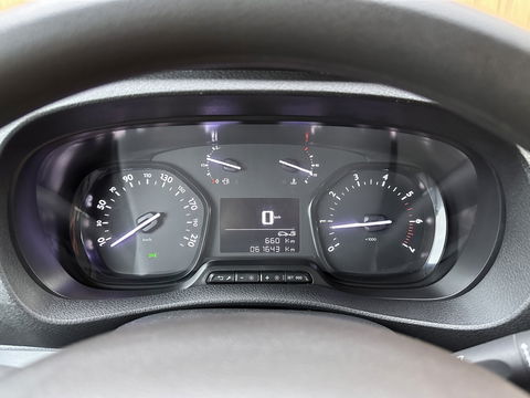 Peugeot Expert Traveller 8P 1.5 BlueHDi 120 Business Long S&S | Exportprijs | Cruise Control | Parkeersensoren Achter | Apple Carplay/Android Auto | Airconditioning | Bluetooth | Navigatie |Stop & Go |