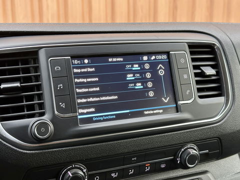 Peugeot Expert Traveller 8P 1.5 BlueHDi 120 Business Long S&S | Exportprijs | Cruise Control | Parkeersensoren Achter | Apple Carplay/Android Auto | Airconditioning | Bluetooth | Navigatie |Stop & Go |