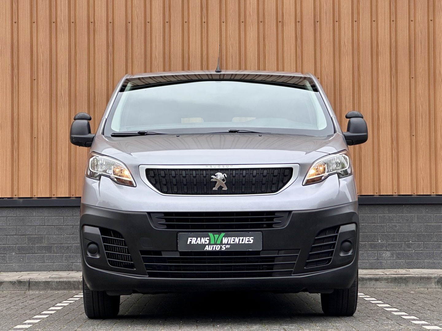 Peugeot Expert Traveller 8P 1.5 BlueHDi 120 Business Long S&S | Exportprijs | Cruise Control | Parkeersensoren Achter | Apple Carplay/Android Auto | Airconditioning | Bluetooth | Navigatie |Stop & Go |