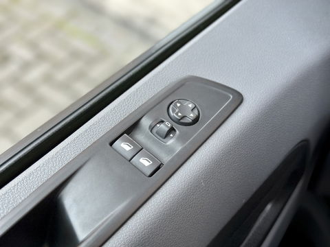 Peugeot Expert Traveller 8P 1.5 BlueHDi 120 Business Long S&S | Exportprijs | Cruise Control | Parkeersensoren Achter | Apple Carplay/Android Auto | Airconditioning | Bluetooth | Navigatie |Stop & Go |