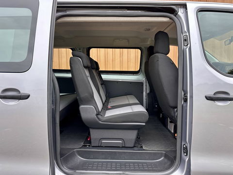 Peugeot Expert Traveller 8P 1.5 BlueHDi 120 Business Long S&S | Exportprijs | Cruise Control | Parkeersensoren Achter | Apple Carplay/Android Auto | Airconditioning | Bluetooth | Navigatie |Stop & Go |