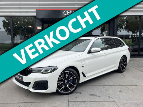 BMW 5 Serie Touring 530e xDrive High Exe M-Sport|Pano|Camera|Leder|Ambient Light|Carplay|Navi|292PK