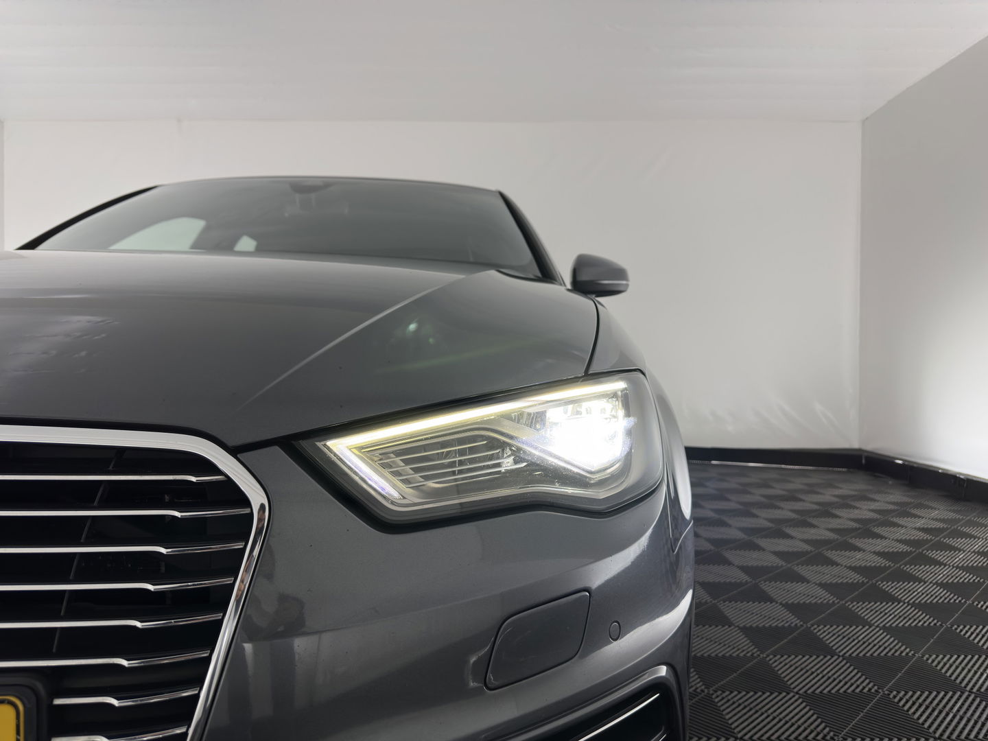 Audi A3 Sportback 1.4 e-tron PHEV Ambition Pro Line plus Aut. *LEATHER-FABRIC | FULL-LED | NAVI-FULLMAP | KEYLESS | SPORT-SEATS | AUDI-SOUND | TOWBAR | 17''ALU*