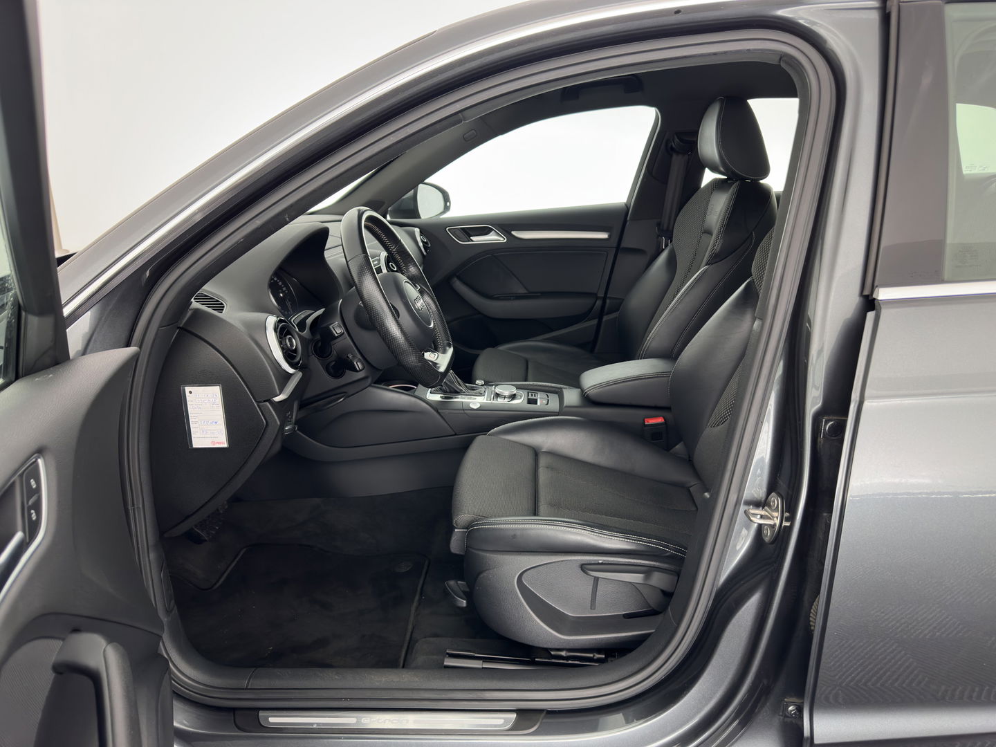 Audi A3 Sportback 1.4 e-tron PHEV Ambition Pro Line plus Aut. *LEATHER-FABRIC | FULL-LED | NAVI-FULLMAP | KEYLESS | SPORT-SEATS | AUDI-SOUND | TOWBAR | 17''ALU*