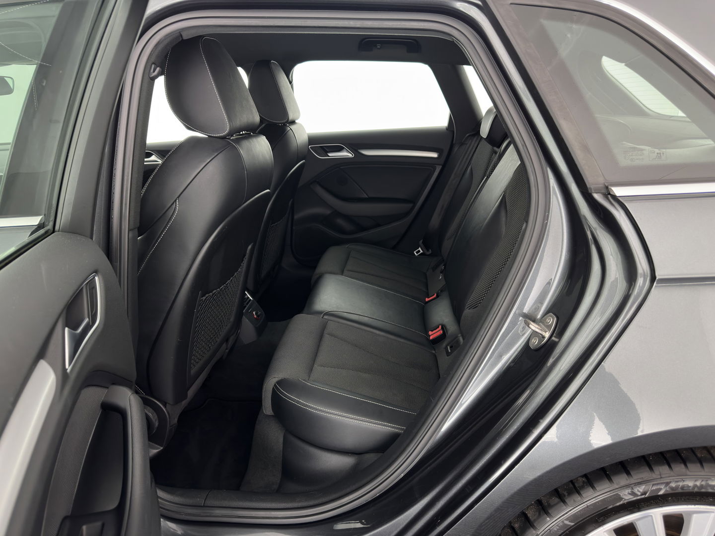Audi A3 Sportback 1.4 e-tron PHEV Ambition Pro Line plus Aut. *LEATHER-FABRIC | FULL-LED | NAVI-FULLMAP | KEYLESS | SPORT-SEATS | AUDI-SOUND | TOWBAR | 17''ALU*