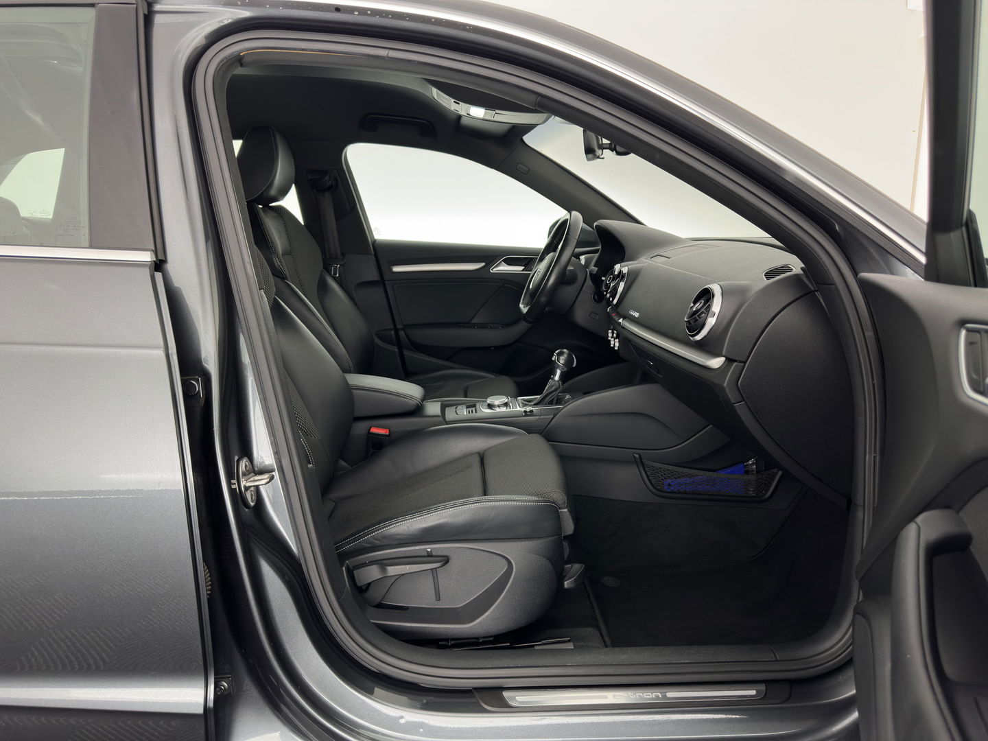 Audi A3 Sportback 1.4 e-tron PHEV Ambition Pro Line plus Aut. *LEATHER-FABRIC | FULL-LED | NAVI-FULLMAP | KEYLESS | SPORT-SEATS | AUDI-SOUND | TOWBAR | 17''ALU*