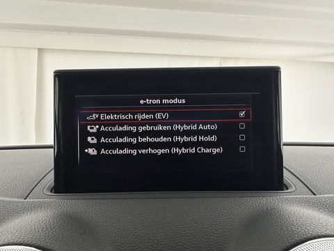 Audi A3 Sportback 1.4 e-tron PHEV Ambition Pro Line plus Aut. *LEATHER-FABRIC | FULL-LED | NAVI-FULLMAP | KEYLESS | SPORT-SEATS | AUDI-SOUND | TOWBAR | 17''ALU*