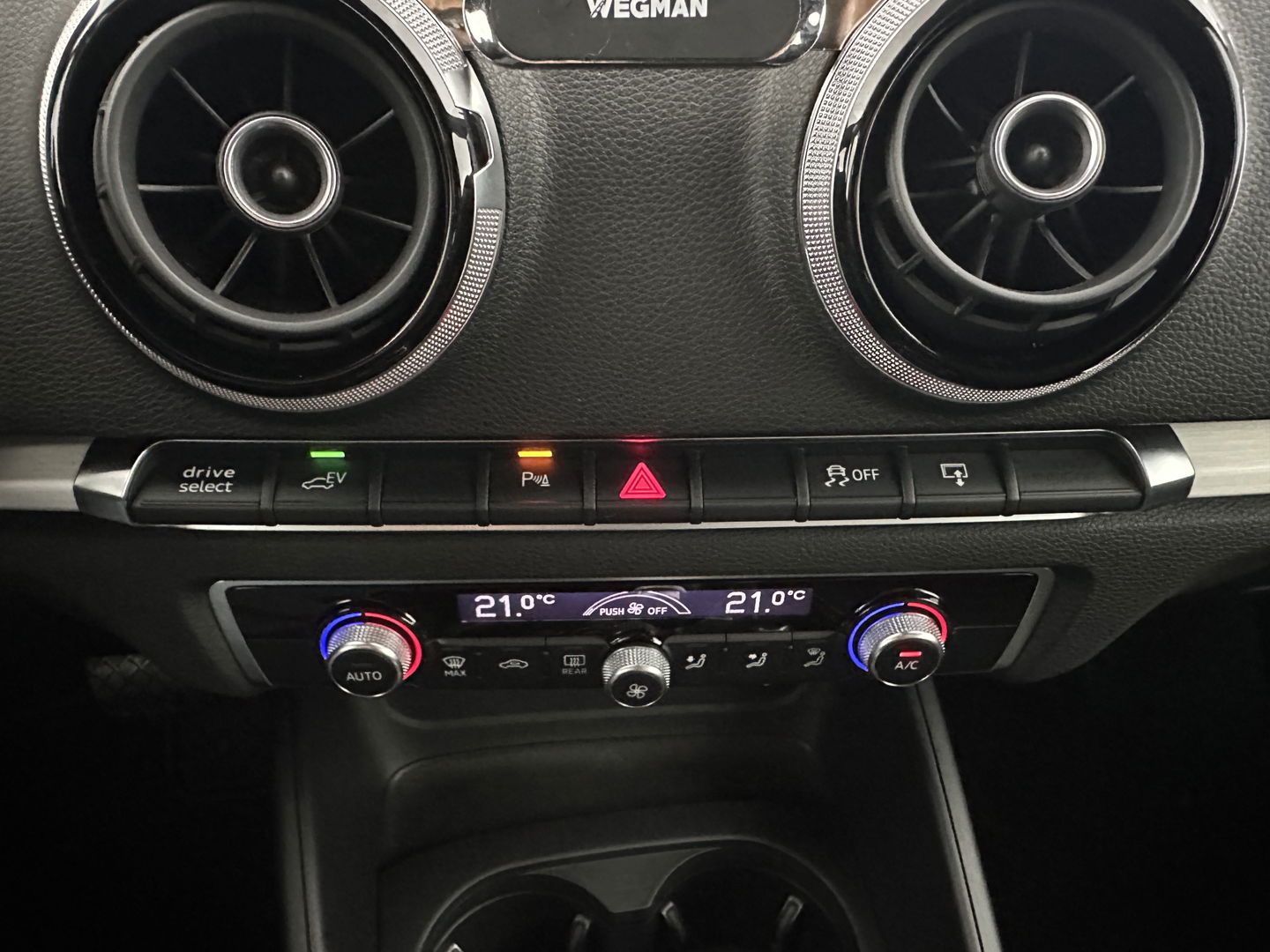 Audi A3 Sportback 1.4 e-tron PHEV Ambition Pro Line plus Aut. *LEATHER-FABRIC | FULL-LED | NAVI-FULLMAP | KEYLESS | SPORT-SEATS | AUDI-SOUND | TOWBAR | 17''ALU*