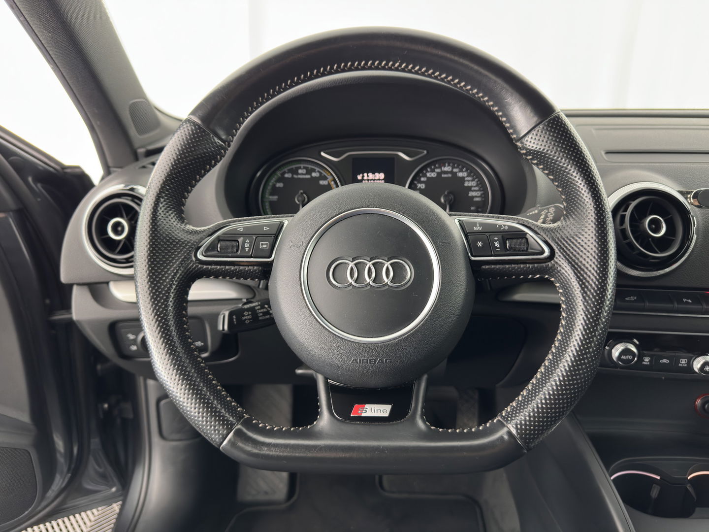 Audi A3 Sportback 1.4 e-tron PHEV Ambition Pro Line plus Aut. *LEATHER-FABRIC | FULL-LED | NAVI-FULLMAP | KEYLESS | SPORT-SEATS | AUDI-SOUND | TOWBAR | 17''ALU*