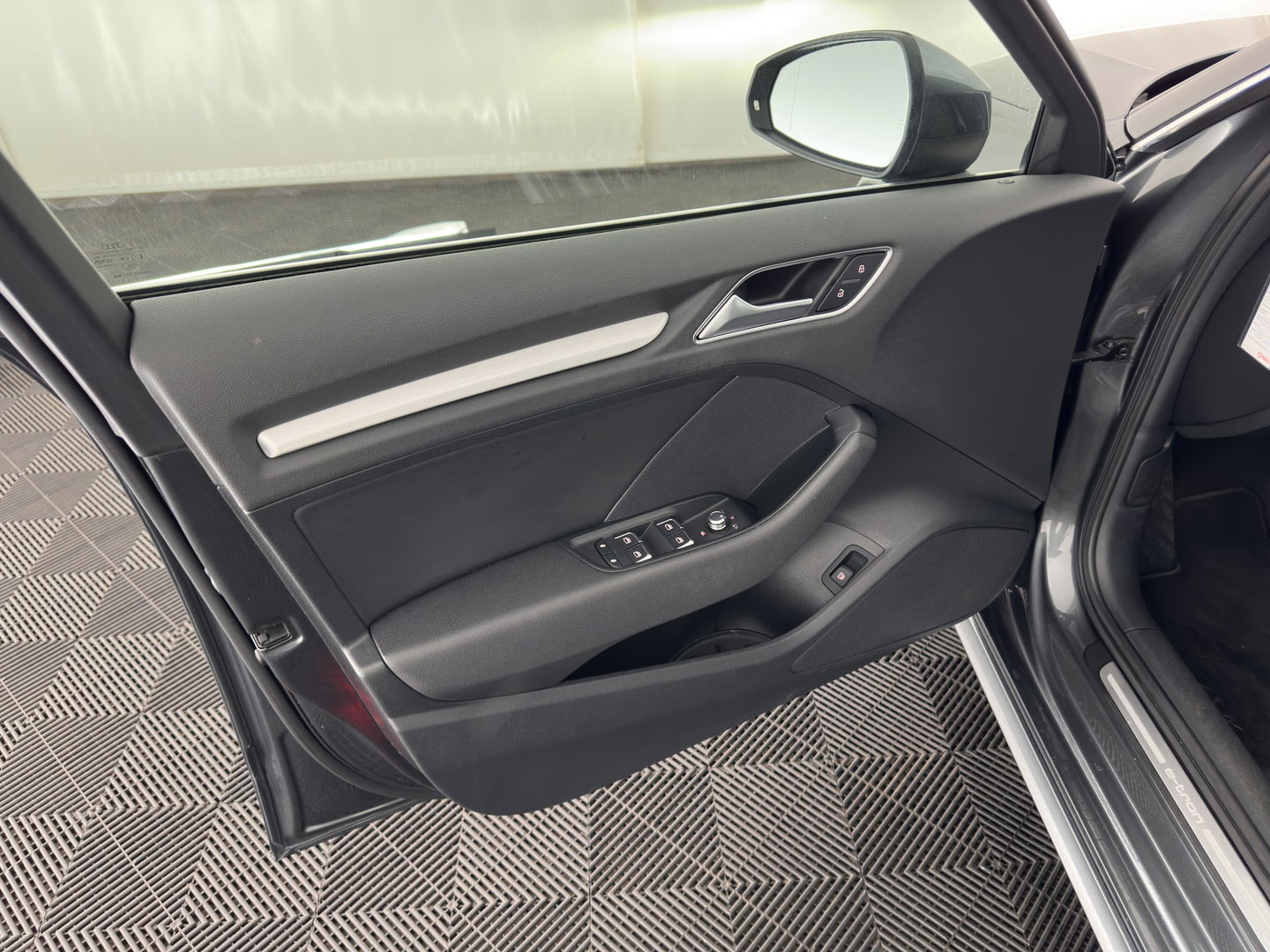 Audi A3 Sportback 1.4 e-tron PHEV Ambition Pro Line plus Aut. *LEATHER-FABRIC | FULL-LED | NAVI-FULLMAP | KEYLESS | SPORT-SEATS | AUDI-SOUND | TOWBAR | 17''ALU*