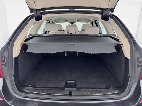 BMW 5 Serie Touring 525d Luxury Edition Aut. *LUXURY-LEATHER | XENON | DIGI-COCKPIT | MEMORY-PACK | HEATED-COMFORTSEATS | NAVI-FULLMAP | ECC | PDC | CRUISE | 17''ALU | TOWBAR*