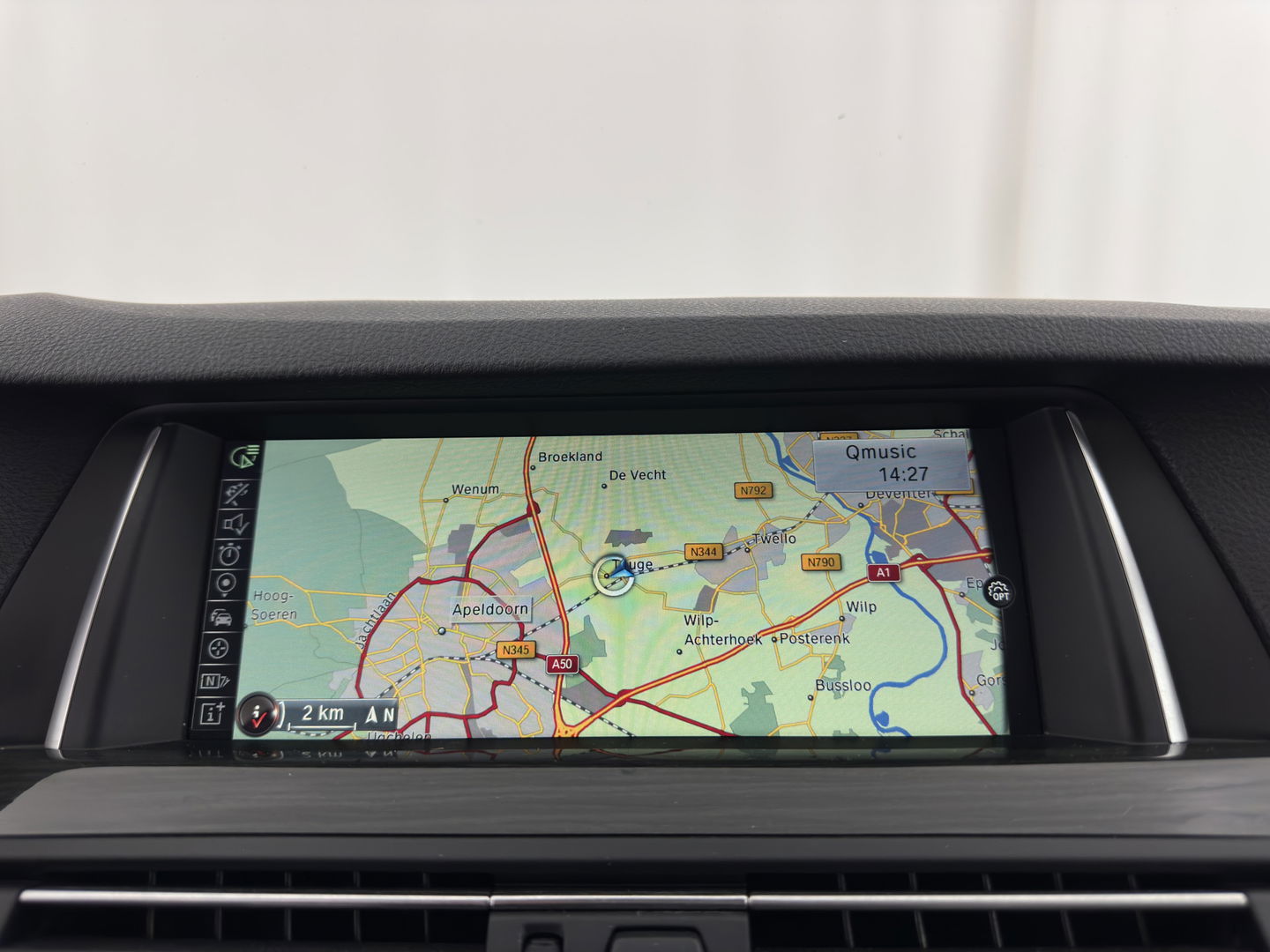 BMW 5 Serie Touring 525d Luxury Edition Aut. *LUXURY-LEATHER | XENON | DIGI-COCKPIT | MEMORY-PACK | HEATED-COMFORTSEATS | NAVI-FULLMAP | ECC | PDC | CRUISE | 17''ALU | TOWBAR*