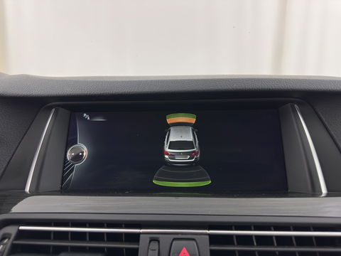 BMW 5 Serie Touring 525d Luxury Edition Aut. *LUXURY-LEATHER | XENON | DIGI-COCKPIT | MEMORY-PACK | HEATED-COMFORTSEATS | NAVI-FULLMAP | ECC | PDC | CRUISE | 17''ALU | TOWBAR*