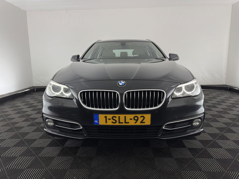 BMW 5 Serie Touring 525d Luxury Edition Aut. *LUXURY-LEATHER | XENON | DIGI-COCKPIT | MEMORY-PACK | HEATED-COMFORTSEATS | NAVI-FULLMAP | ECC | PDC | CRUISE | 17''ALU | TOWBAR*