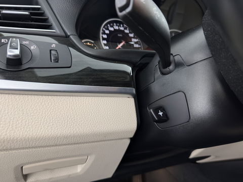BMW 5 Serie Touring 525d Luxury Edition Aut. *LUXURY-LEATHER | XENON | DIGI-COCKPIT | MEMORY-PACK | HEATED-COMFORTSEATS | NAVI-FULLMAP | ECC | PDC | CRUISE | 17''ALU | TOWBAR*