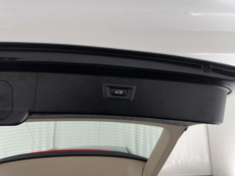 BMW 5 Serie Touring 525d Luxury Edition Aut. *LUXURY-LEATHER | XENON | DIGI-COCKPIT | MEMORY-PACK | HEATED-COMFORTSEATS | NAVI-FULLMAP | ECC | PDC | CRUISE | 17''ALU | TOWBAR*