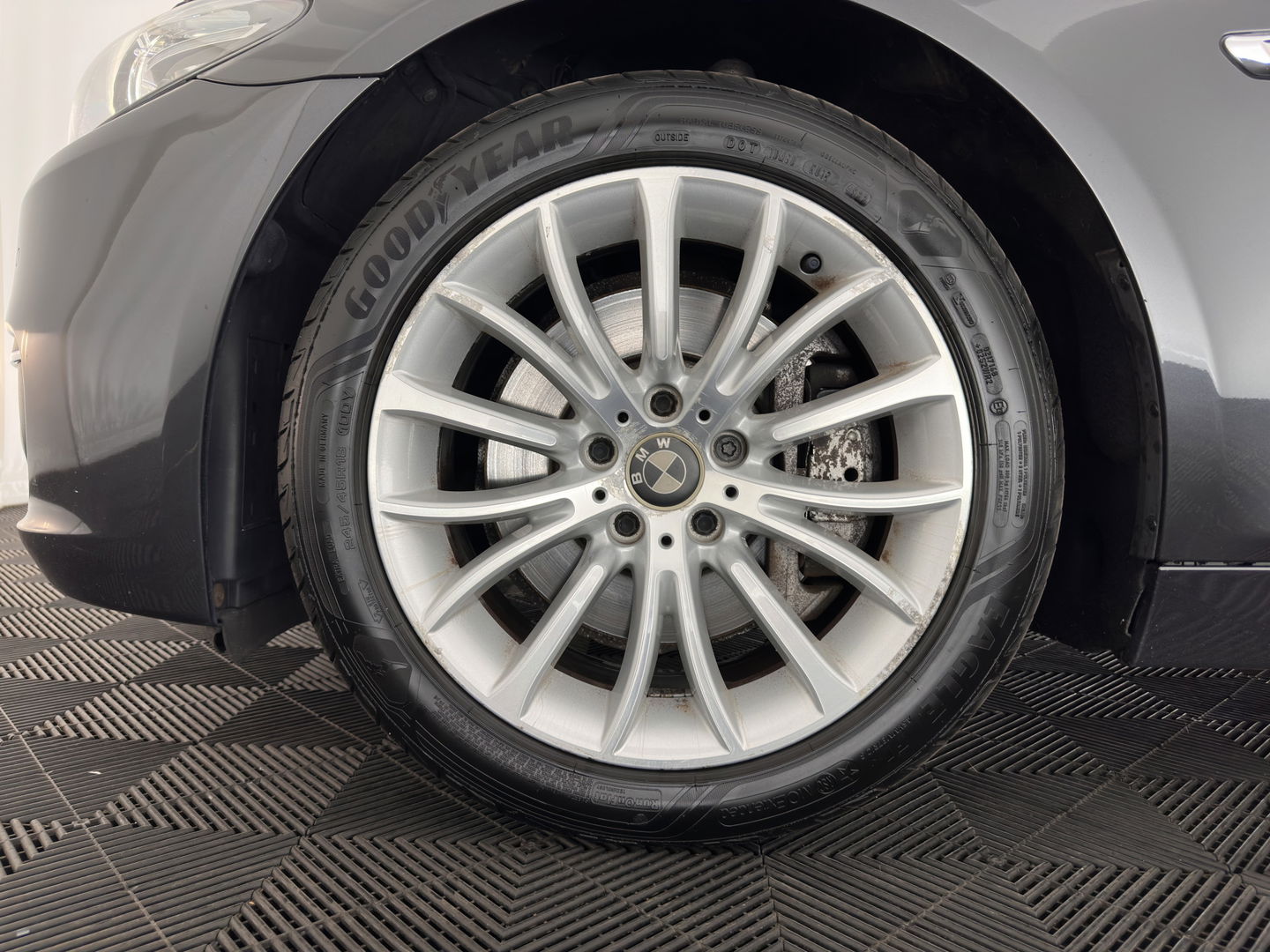 BMW 5 Serie Touring 525d Luxury Edition Aut. *LUXURY-LEATHER | XENON | DIGI-COCKPIT | MEMORY-PACK | HEATED-COMFORTSEATS | NAVI-FULLMAP | ECC | PDC | CRUISE | 17''ALU | TOWBAR*