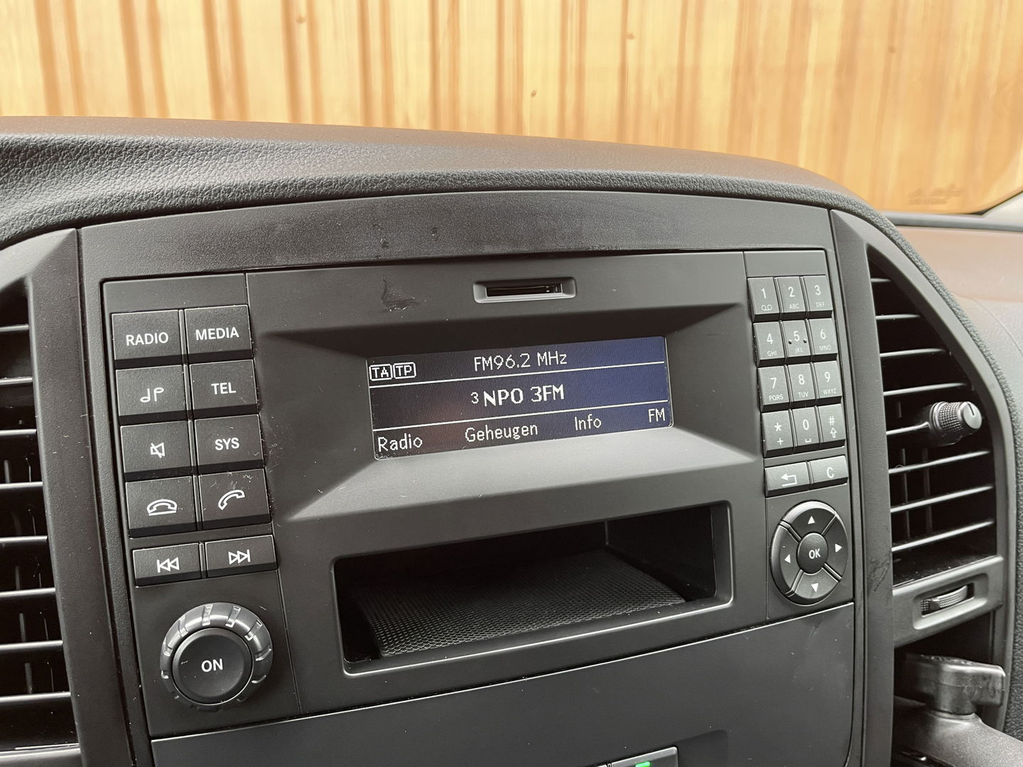 Mercedes-Benz Vito 110 CDI Functional Extra Lang | Airconditioning | Bluetooth | Parkeersensoren Achter | Radio | Stop&Go | Automatische Verlichting |