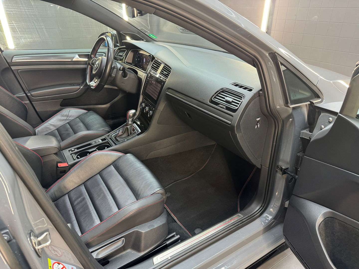 Volkswagen Golf 2.0 TSI GTI TCR Pano|Leer|Key|Dynaudio|Carbon
