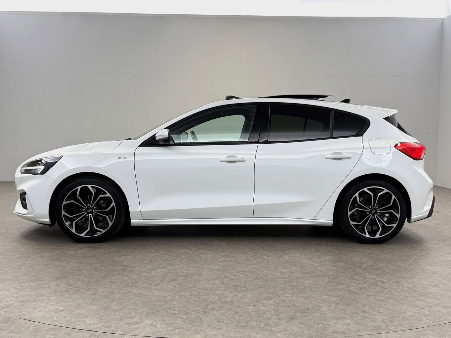 Ford Focus 1.0 ST Line | Pano | B&O | LED | Carplay | Navigatie | Cruise | Parkeersens. l NAP