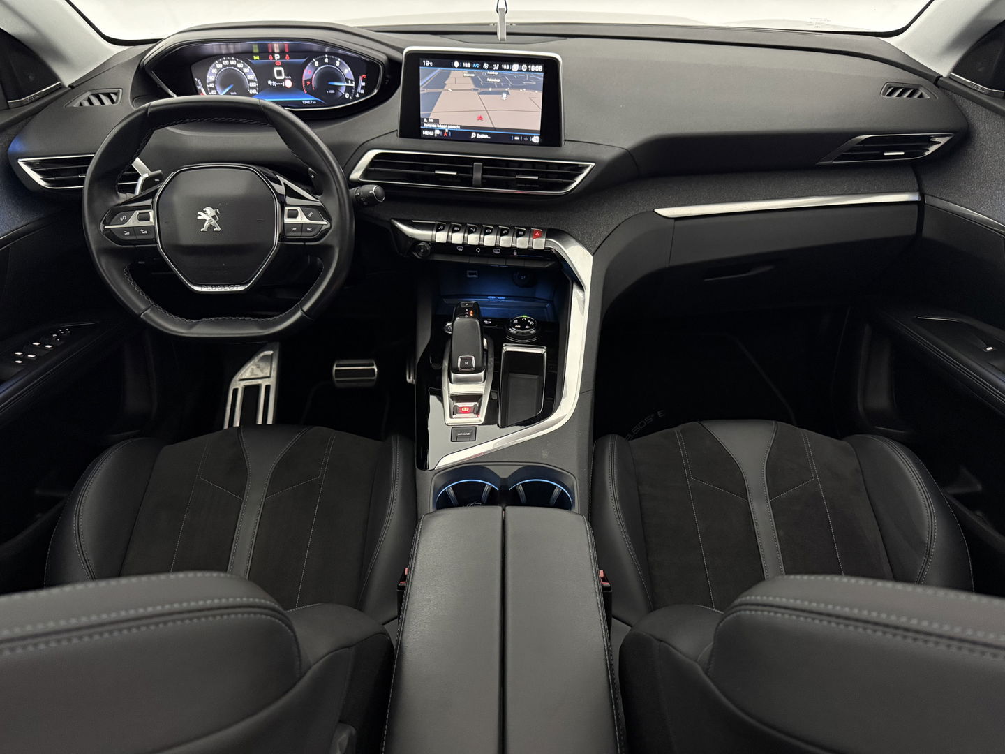 Peugeot 5008 1.2 PureTech Crossway 7p | 360° Camera | Virtual | Pano | Sfeerverl. | Carplay | Keyless | Cruise | NAP