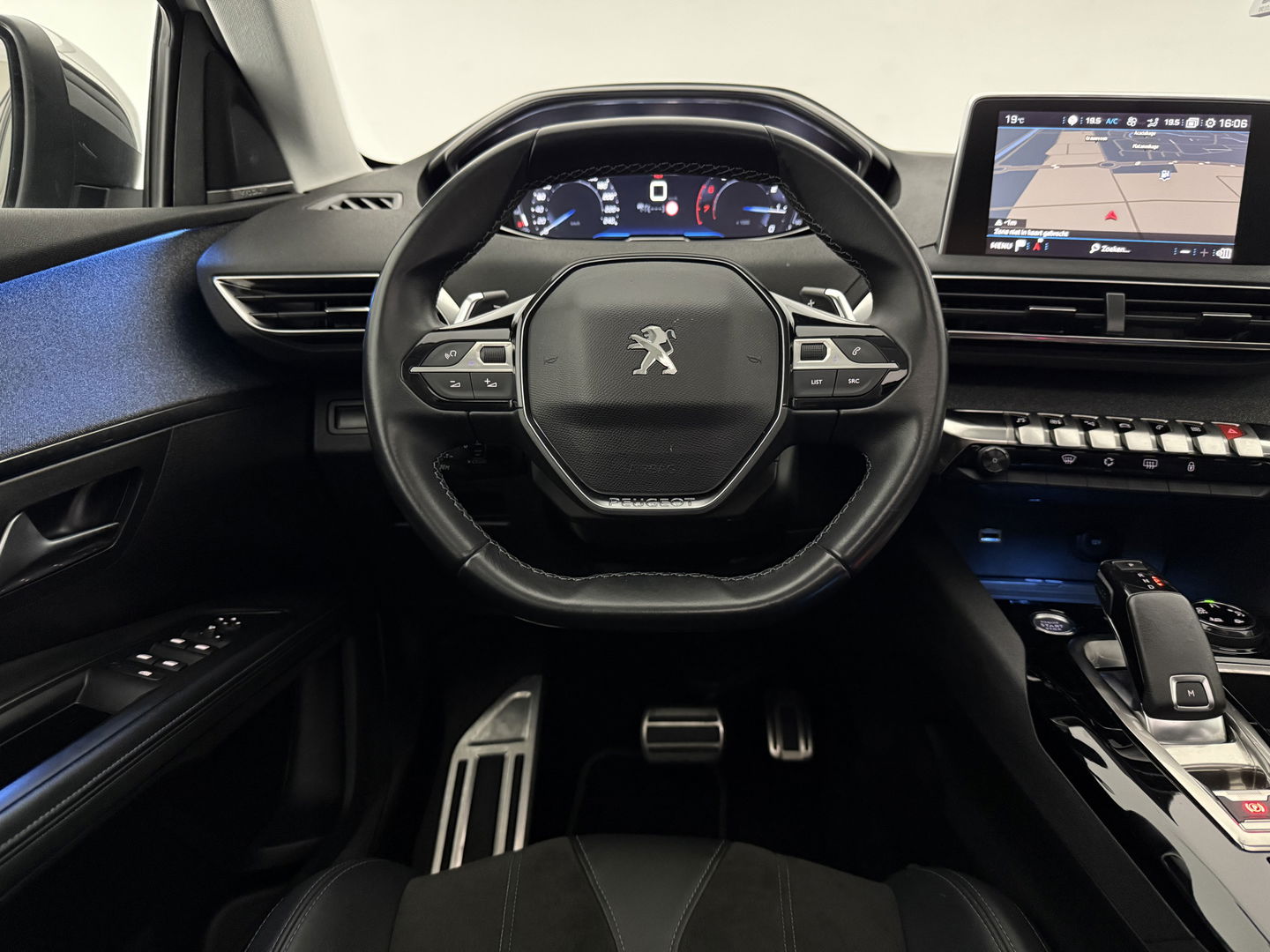 Peugeot 5008 1.2 PureTech Crossway 7p | 360° Camera | Virtual | Pano | Sfeerverl. | Carplay | Keyless | Cruise | NAP