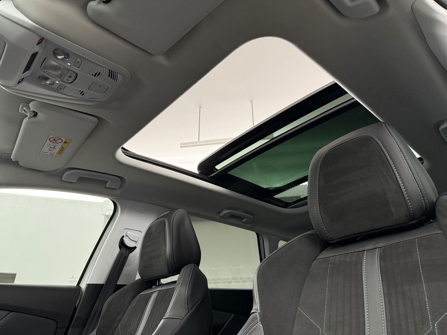 Peugeot 5008 1.2 PureTech Crossway 7p | 360° Camera | Virtual | Pano | Sfeerverl. | Carplay | Keyless | Cruise | NAP
