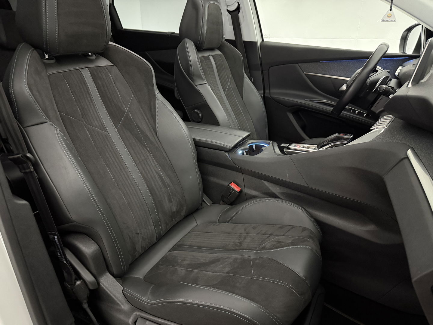 Peugeot 5008 1.2 PureTech Crossway 7p | 360° Camera | Virtual | Pano | Sfeerverl. | Carplay | Keyless | Cruise | NAP