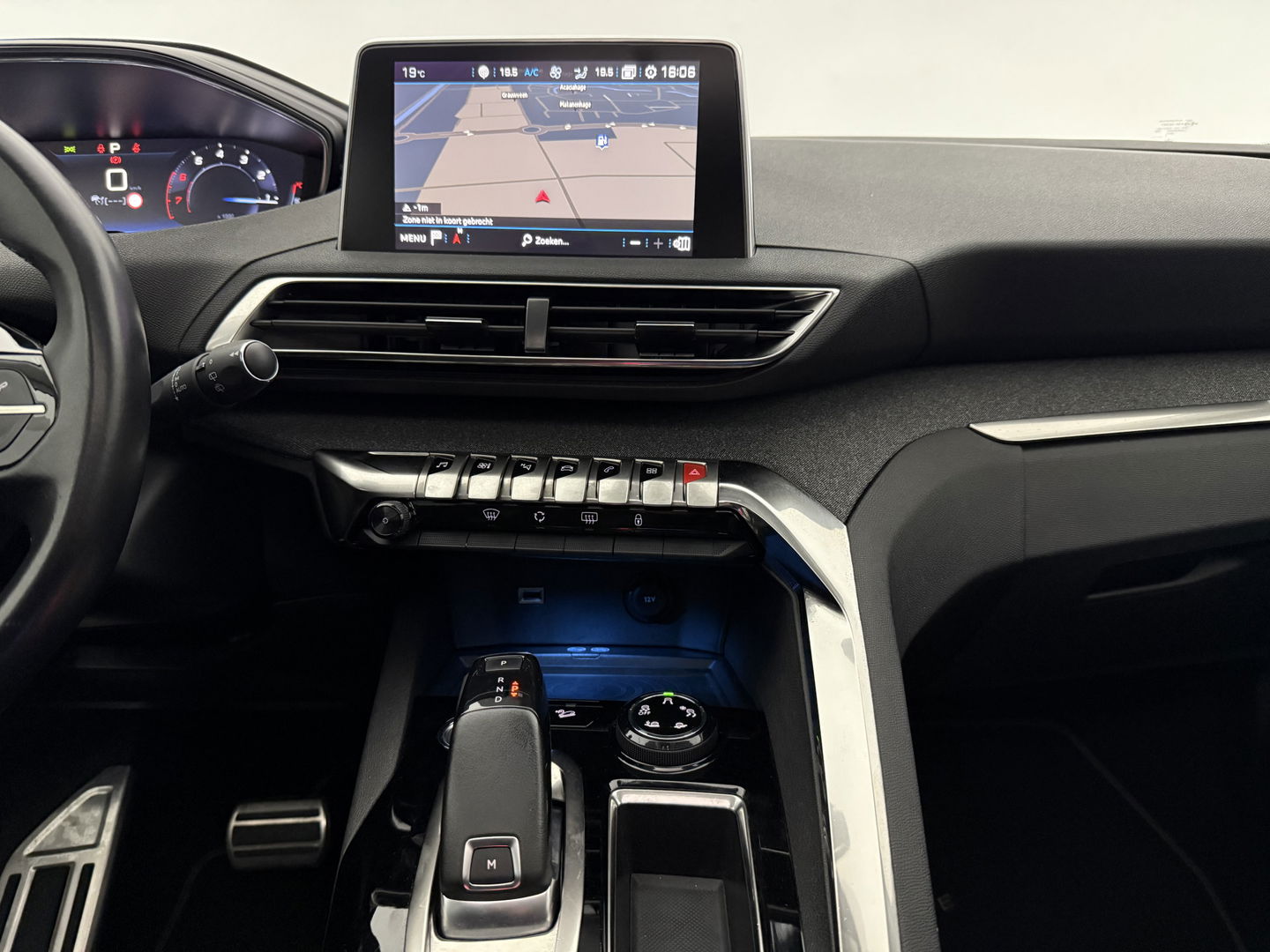 Peugeot 5008 1.2 PureTech Crossway 7p | 360° Camera | Virtual | Pano | Sfeerverl. | Carplay | Keyless | Cruise | NAP