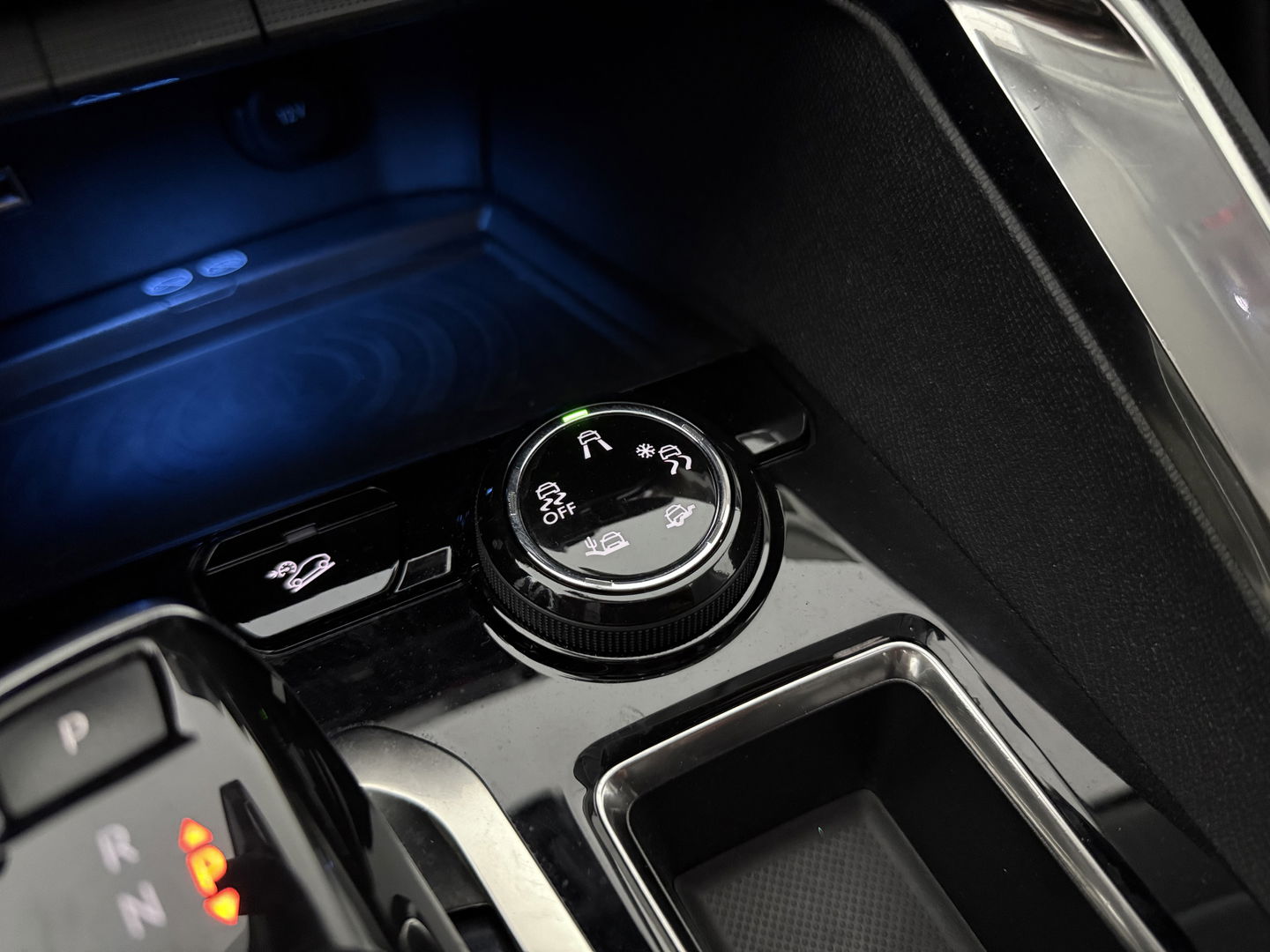 Peugeot 5008 1.2 PureTech Crossway 7p | 360° Camera | Virtual | Pano | Sfeerverl. | Carplay | Keyless | Cruise | NAP