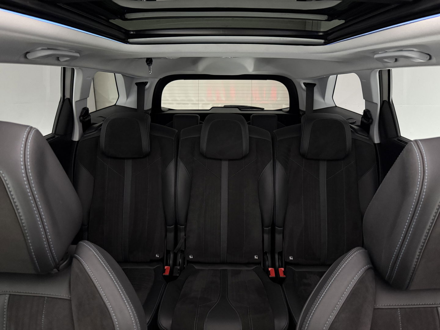 Peugeot 5008 1.2 PureTech Crossway 7p | 360° Camera | Virtual | Pano | Sfeerverl. | Carplay | Keyless | Cruise | NAP