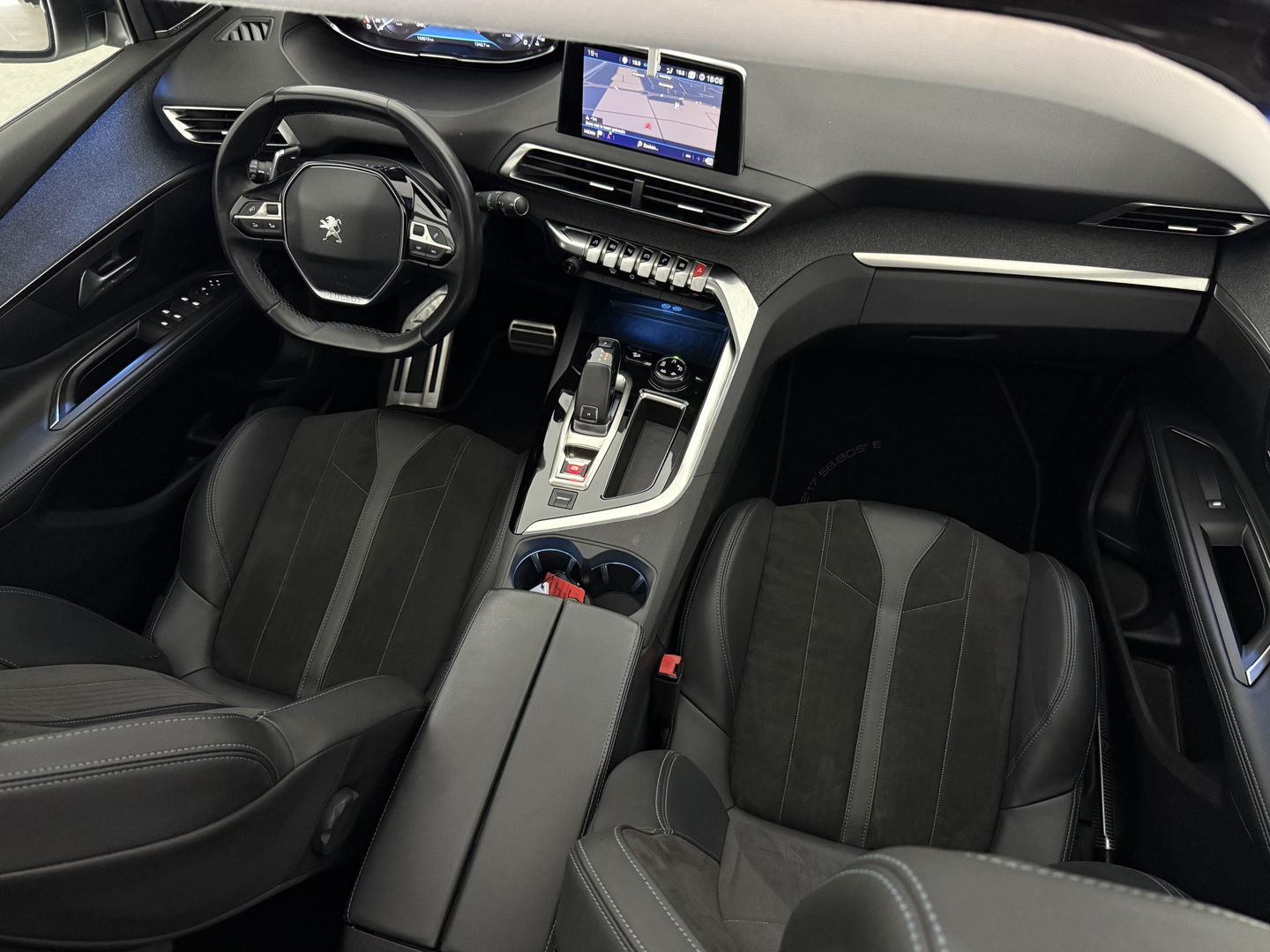 Peugeot 5008 1.2 PureTech Crossway 7p | 360° Camera | Virtual | Pano | Sfeerverl. | Carplay | Keyless | Cruise | NAP