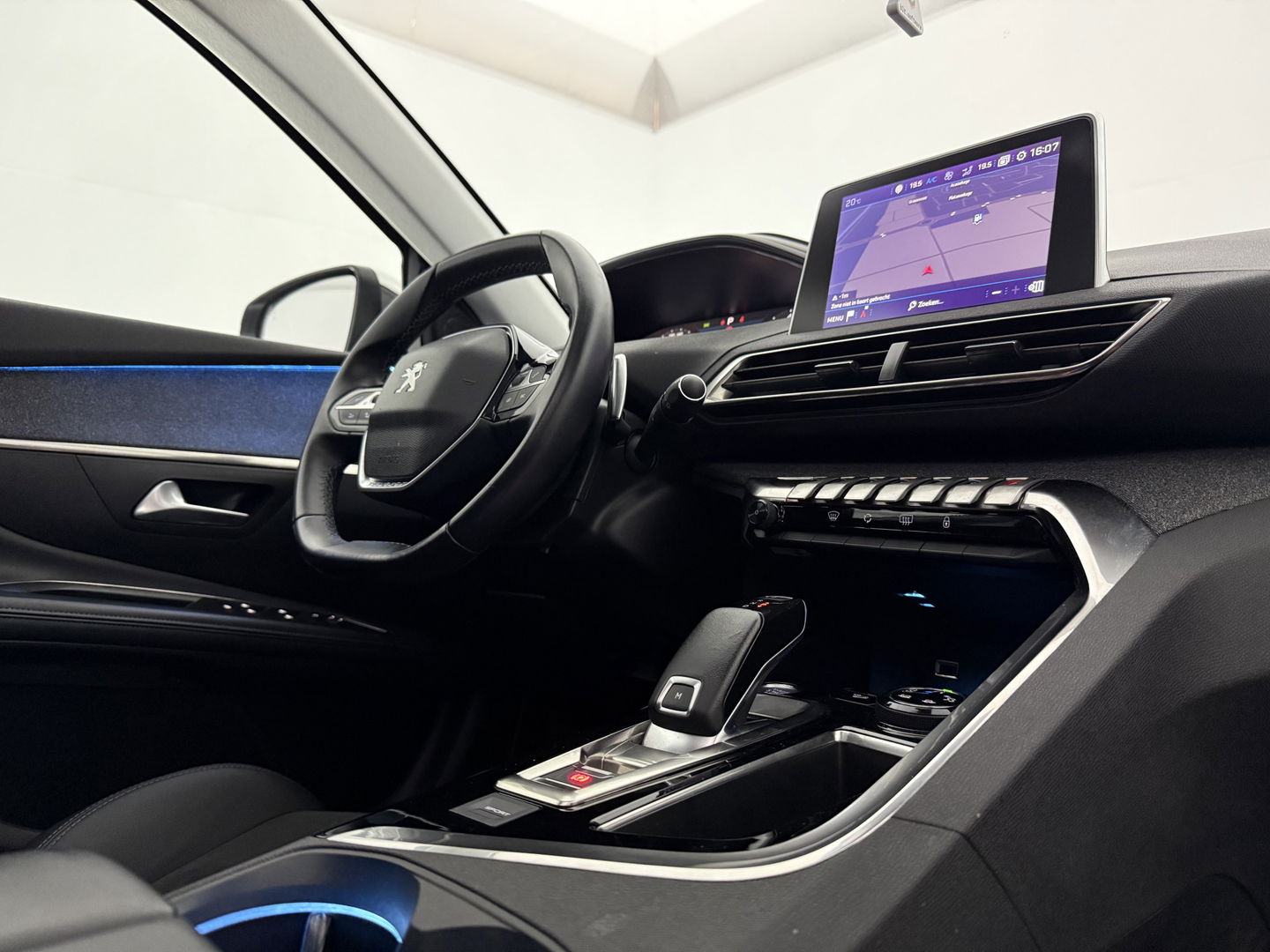 Peugeot 5008 1.2 PureTech Crossway 7p | 360° Camera | Virtual | Pano | Sfeerverl. | Carplay | Keyless | Cruise | NAP