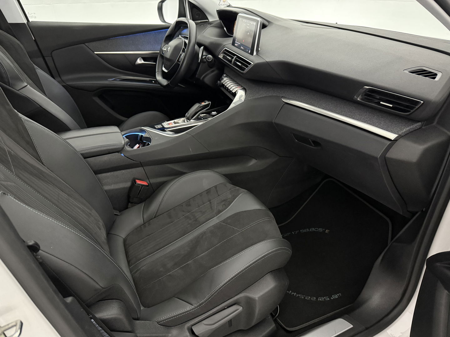 Peugeot 5008 1.2 PureTech Crossway 7p | 360° Camera | Virtual | Pano | Sfeerverl. | Carplay | Keyless | Cruise | NAP