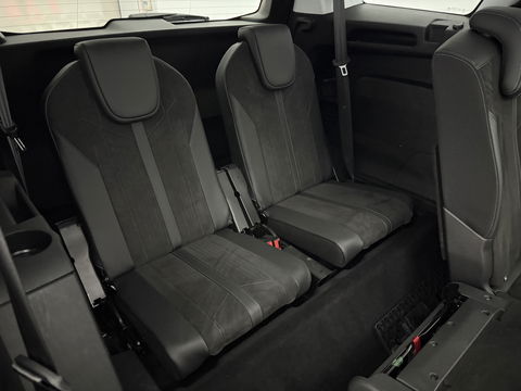 Peugeot 5008 1.2 PureTech Crossway 7p | 360° Camera | Virtual | Pano | Sfeerverl. | Carplay | Keyless | Cruise | NAP